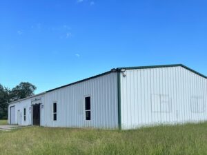 4,000 SF flex building on a 6 AC lot in Pilot Point FOR SALE